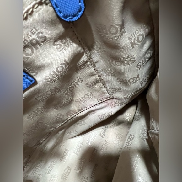 Michael Kors Saffiano Blue Jet Set Large Travel Tote - Picture 10 of 12